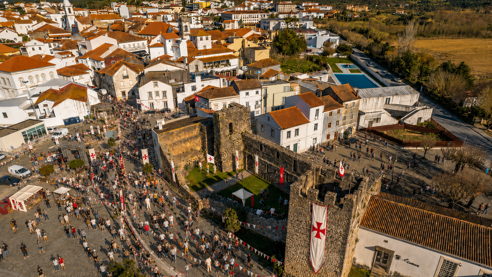 Vista aérea do centro histórico de Soure durante a Vila Templária